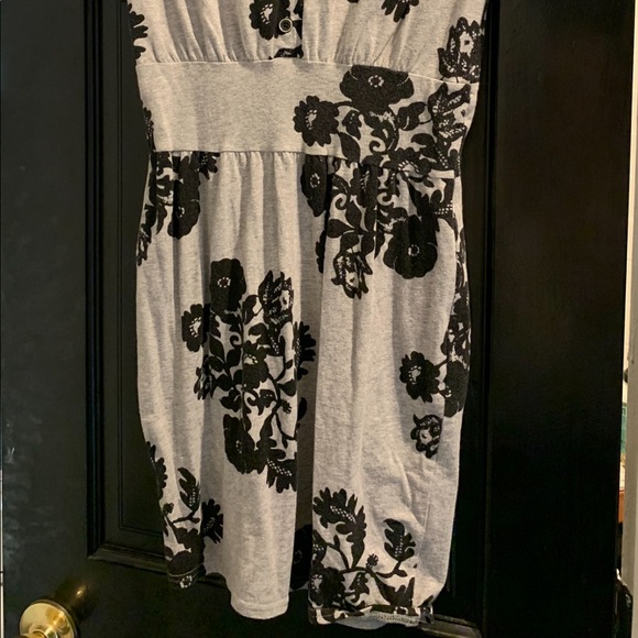 Urban Outfitters Silence and Noise Grey Floral Dress - Picture 5 of 5